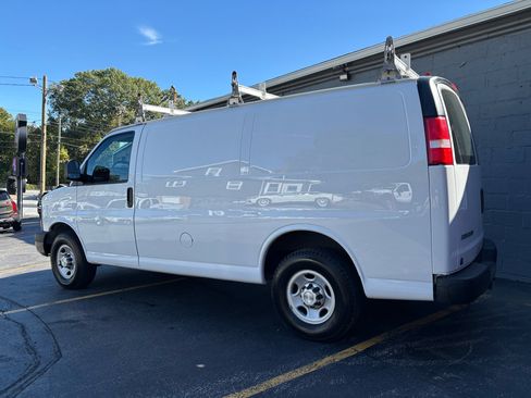 Used 2015 Chevrolet Express 3500 image 7