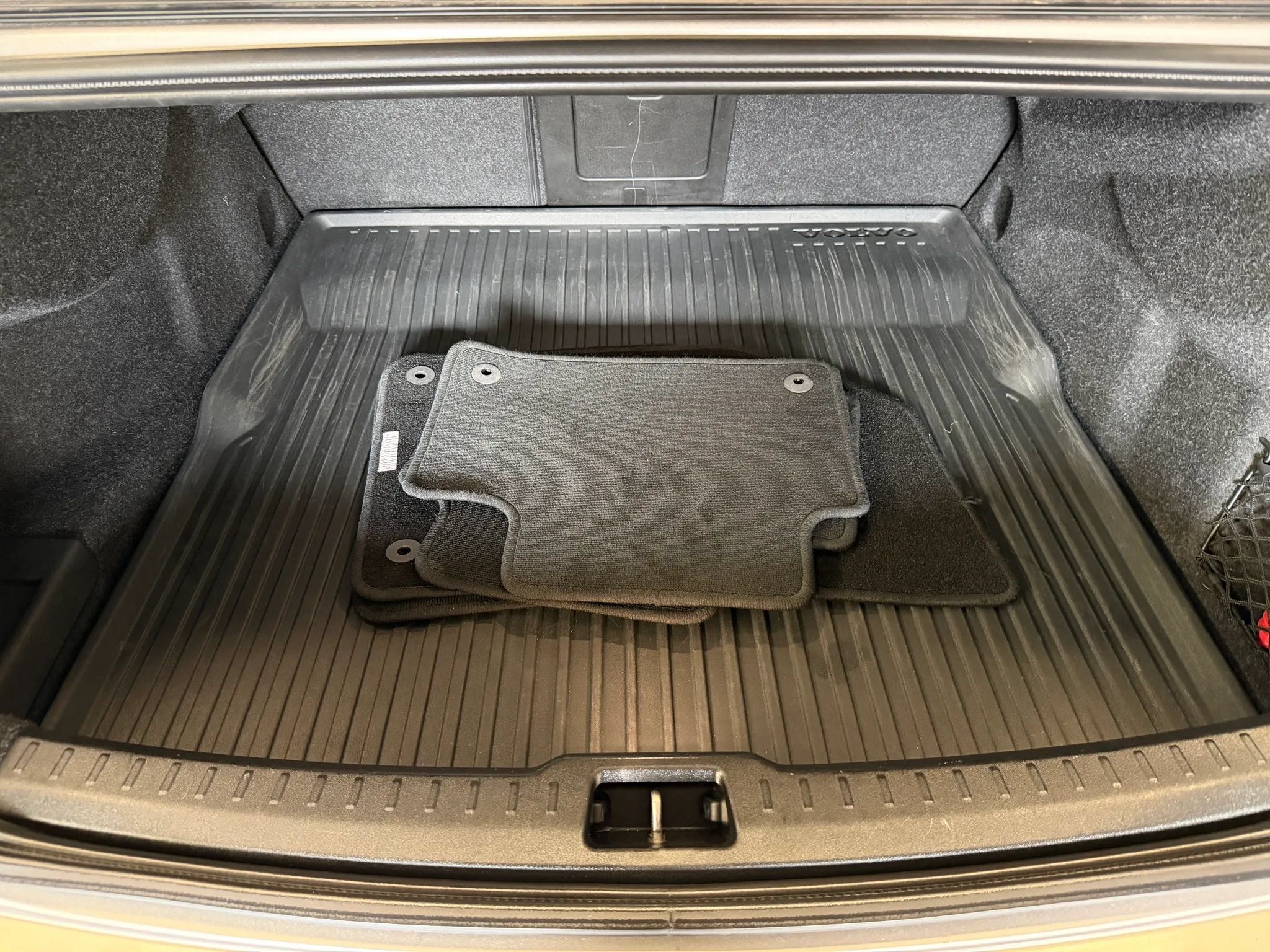 Used 2019 Volvo S60 T5 Momentum w/ Premium Package FWD image 37