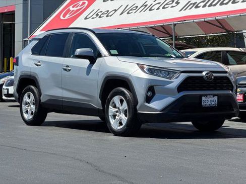 Certified 2021 Toyota RAV4 XLE AWD/4WD image 5
