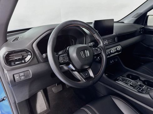 Certified 2025 Honda Pilot TrailSport image 9