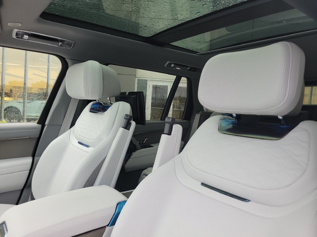 New 2026 Land Rover Range Rover SV AWD/4WD image 26