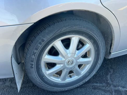 Used 2005 Buick LaCrosse CXL image 12