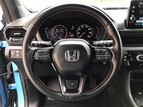 Used 2023 Honda Pilot TrailSport image 23