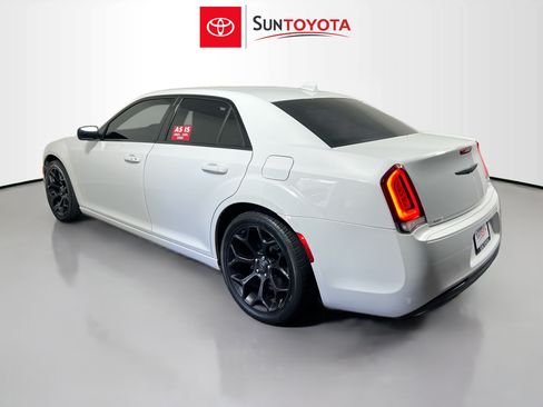 Used 2019 Chrysler 300 S RWD image 6