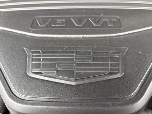 Used 2025 Cadillac XT6 Premium Luxury image 36