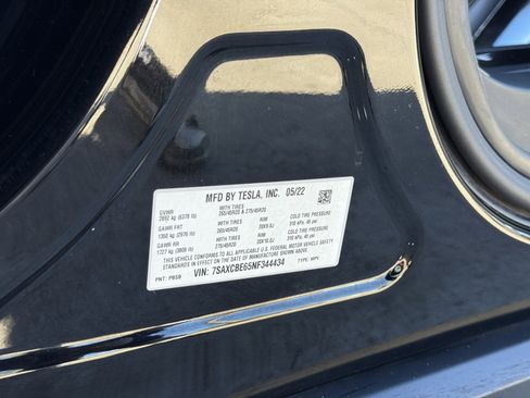 Used 2022 Tesla Model X Plaid image 23