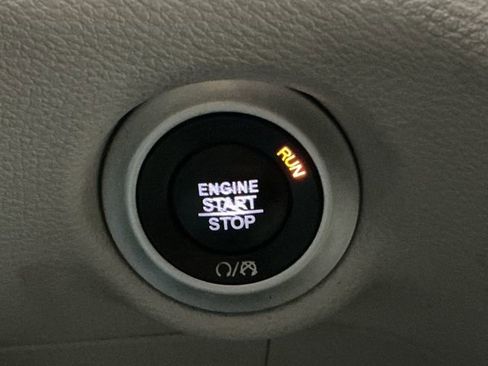 Used 2018 Chrysler Pacifica Touring-L Plus image 46