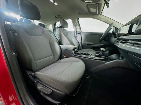 Used 2025 Kia K4 FWD image 29