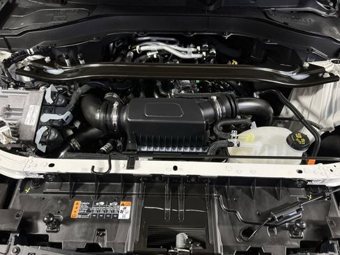 Used 2025 Ford Explorer ST image 28