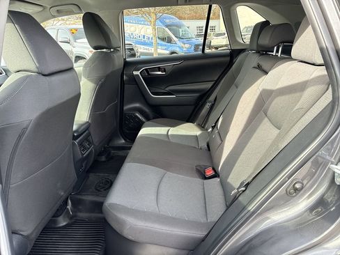 Used 2025 Toyota RAV4 XLE image 26