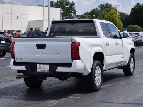 Certified 2025 Toyota Tacoma SR5 AWD/4WD image 5