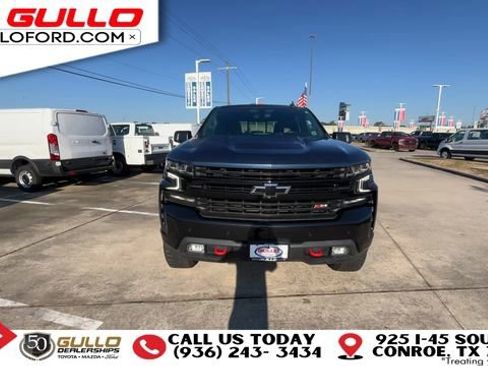 Used 2021 Chevrolet Silverado 1500 LT Trail Boss w/ Convenience Package II AWD/4WD image 3