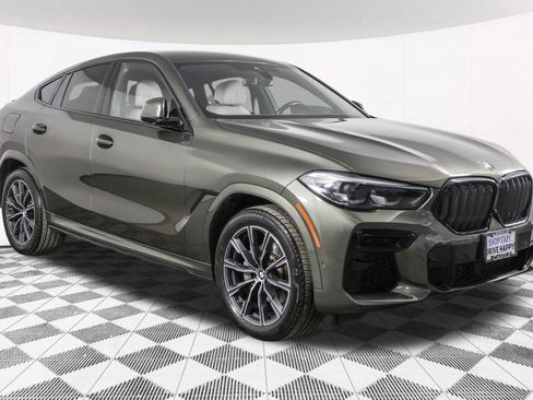 Used 2022 BMW X6 xDrive40i w/ M Sport Package image 17