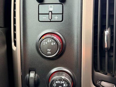 Used 2015 GMC Sierra 2500 Denali w/ Duramax Plus Package image 29