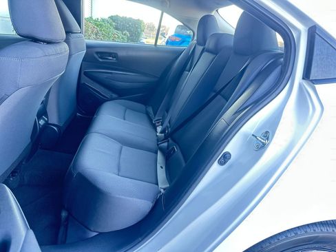 Used 2025 Toyota Corolla LE image 37