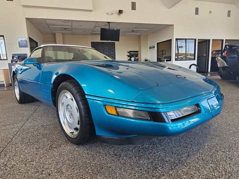 Used 1992 Chevrolet Corvette Convertible RWD image 7