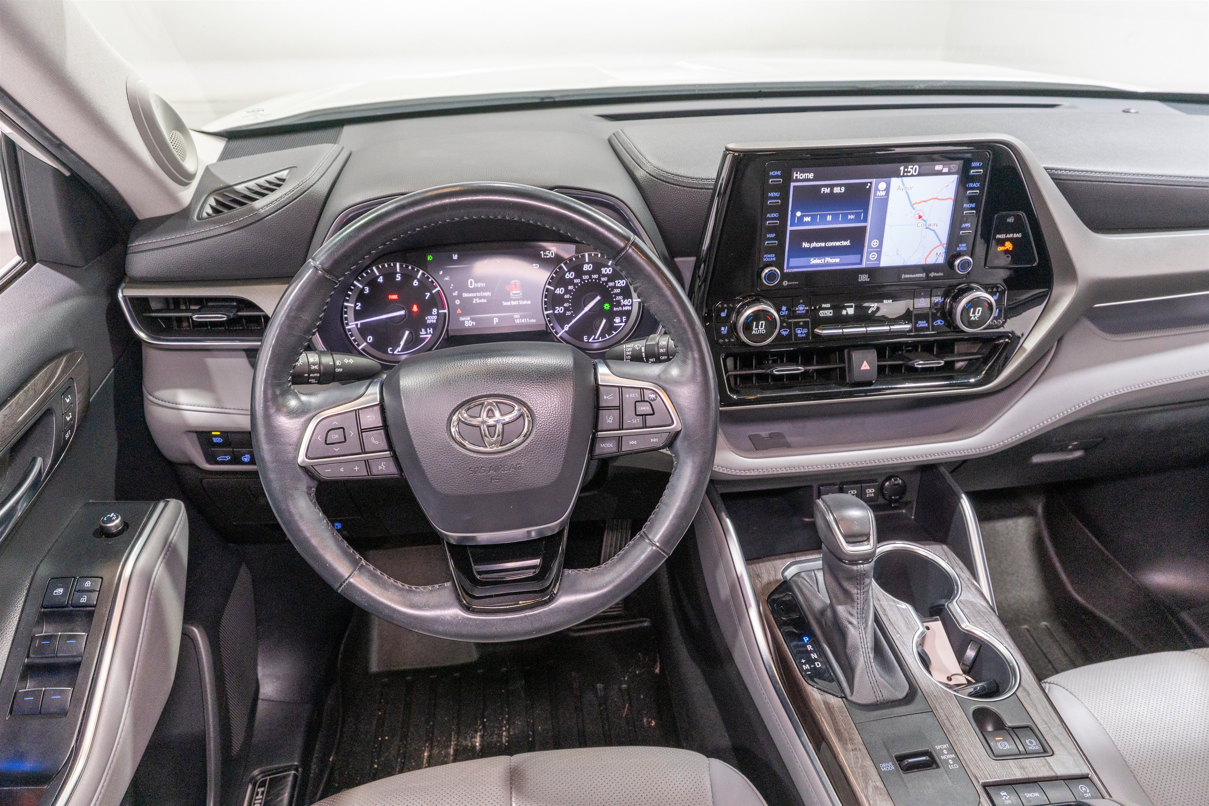 Used 2021 Toyota Highlander Limited FWD image 11