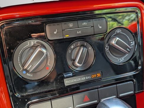 Used 2019 Volkswagen Beetle 2.0T S image 33