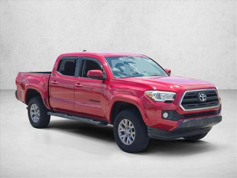 Used 2017 Toyota Tacoma SR5 w/ Tow Package RWD image 3
