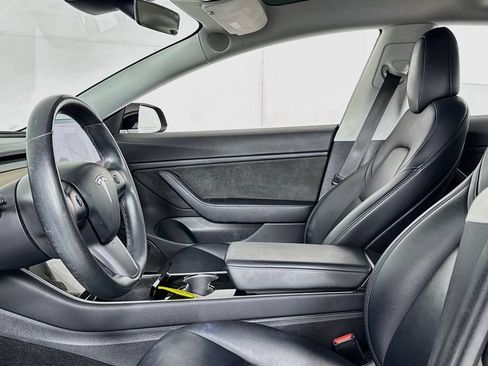 Used 2018 Tesla Model 3 Mid Range RWD image 8