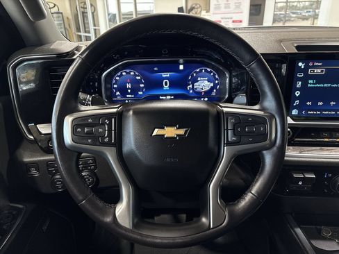 Used 2022 Chevrolet Silverado 1500 LTZ w/ LTZ Premium Package AWD/4WD image 14