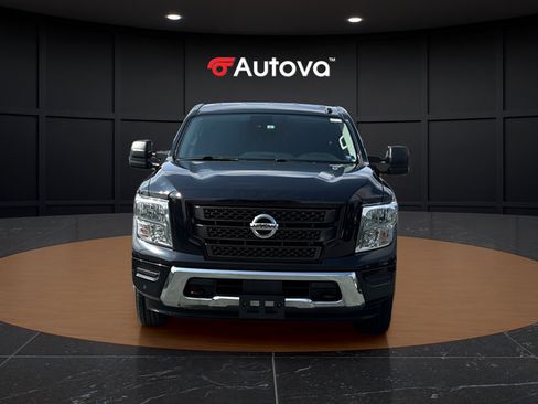 Used 2021 Nissan Titan SV w/ SV Convenience Package AWD/4WD image 8