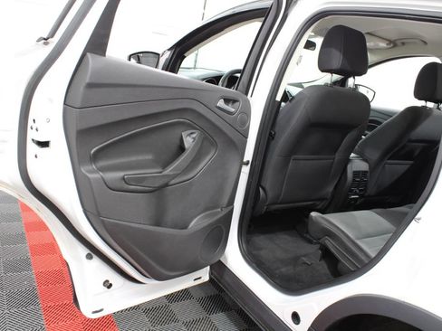 Used 2016 Ford Escape SE w/ Equipment Group 201A AWD/4WD image 16