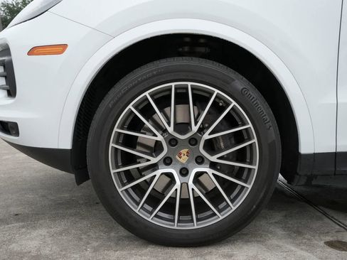 Used 2023 Porsche Cayenne Platinum Edition AWD/4WD image 24