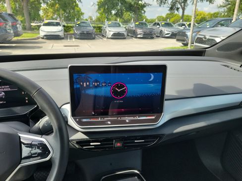 Used 2025 Volkswagen ID.4 Pro RWD image 16
