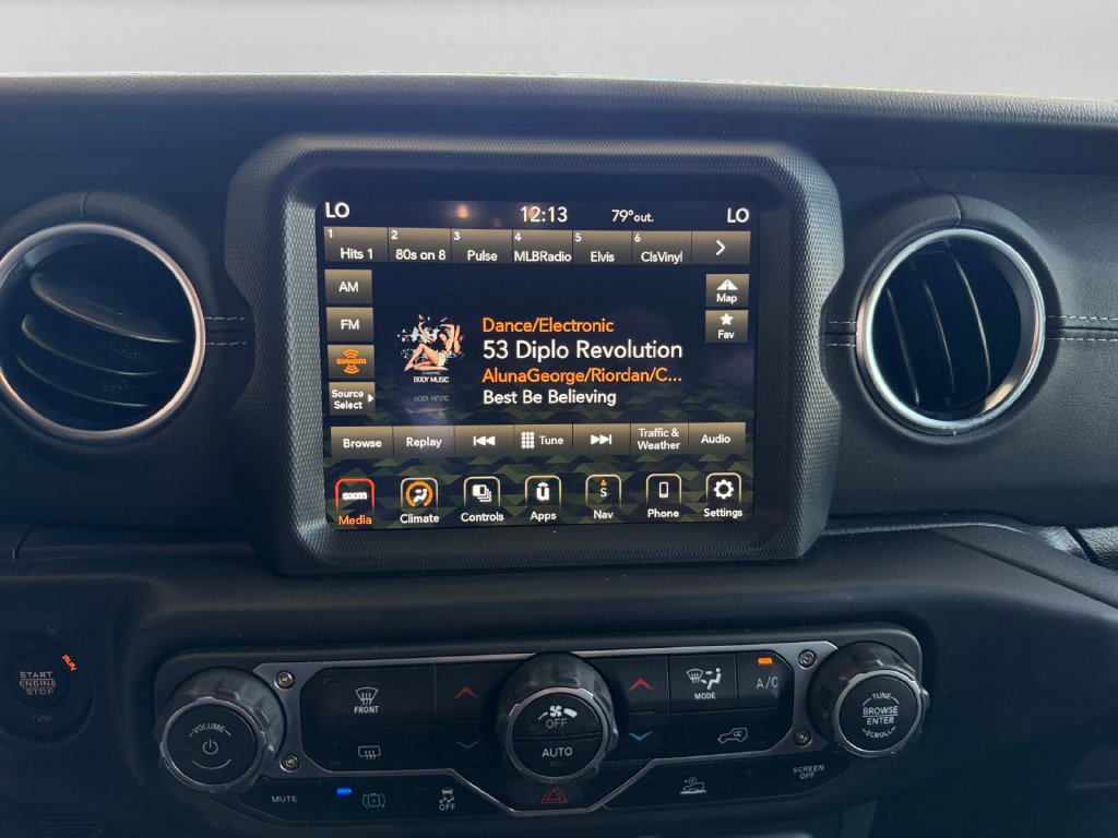 Used 2023 Jeep Wrangler Unlimited Sahara AWD/4WD image 14