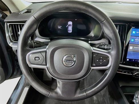 Used 2023 Volvo S60 B5 Core image 13