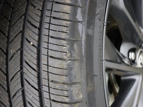 Used 2024 Toyota Corolla SE image 11