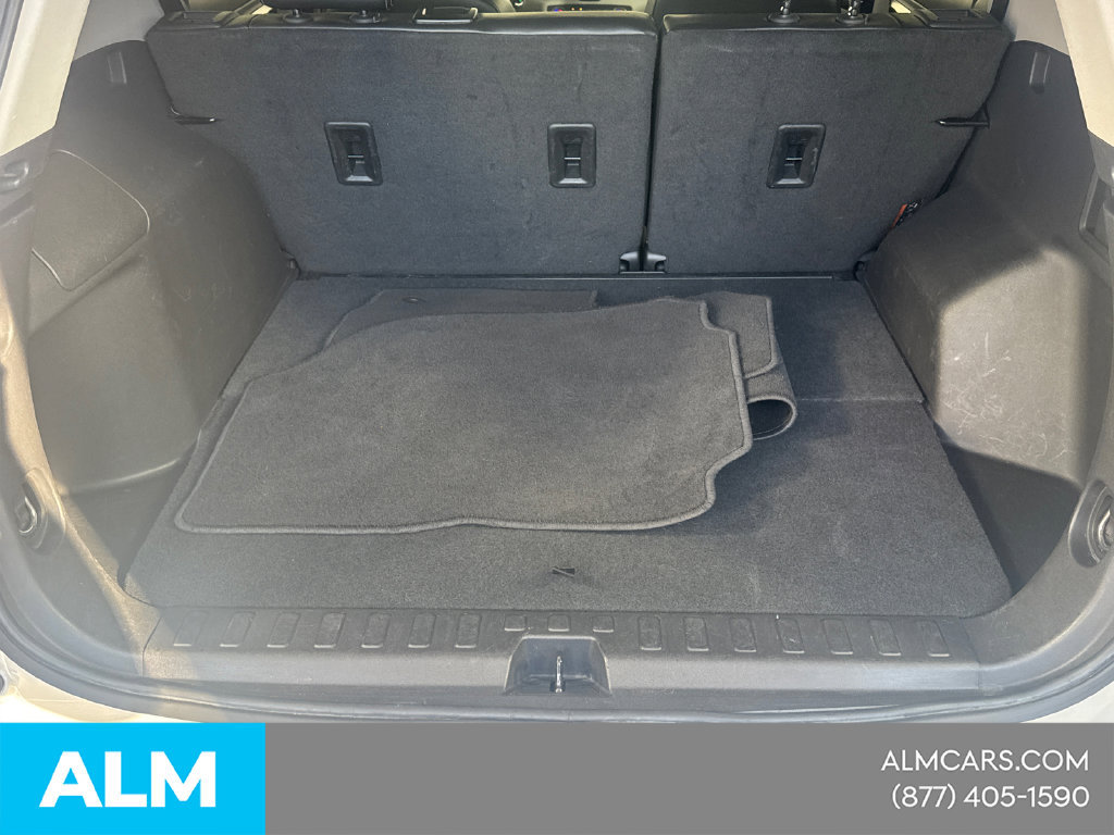 Used 2024 GMC Terrain SLT FWD image 21