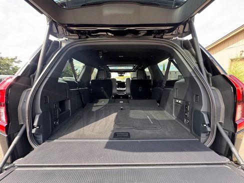 Used 2025 Ford Expedition Max Platinum w/ Stealth Performance Package AWD/4WD image 44