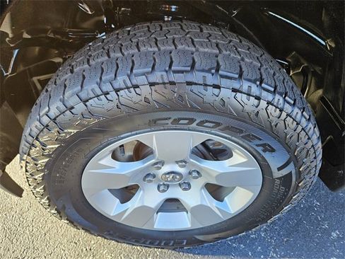 Used 2021 RAM 1500 Big Horn image 18