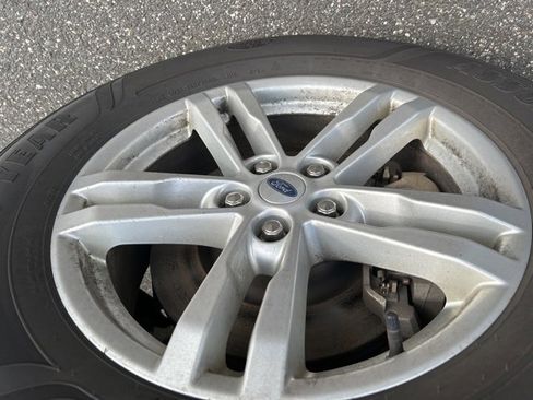 Used 2022 Ford Explorer XLT w/ Class IV Trailer Tow Package image 9