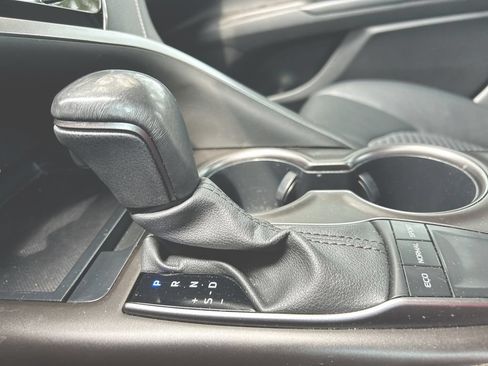 Used 2023 Toyota Camry SE w/ Convenience Package FWD image 25
