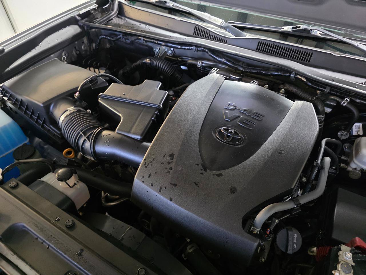 Used 2020 Toyota Tacoma TRD Sport AWD/4WD image 42