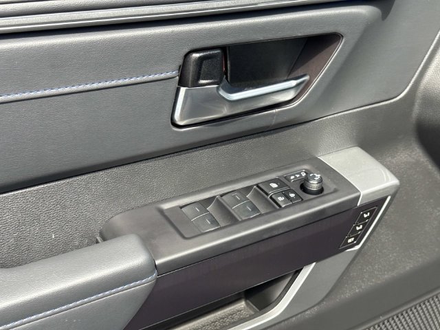 Used 2024 Toyota Sequoia Platinum AWD/4WD image 19