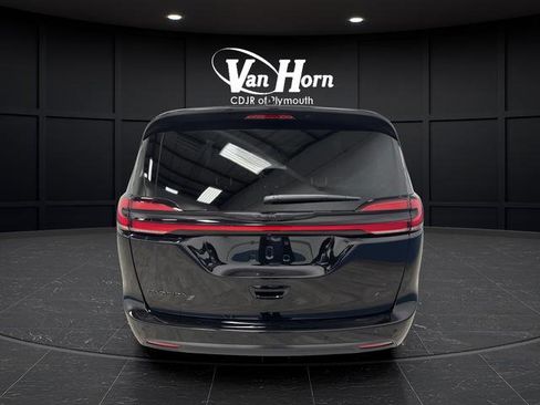 New 2026 Chrysler Pacifica Select image 14