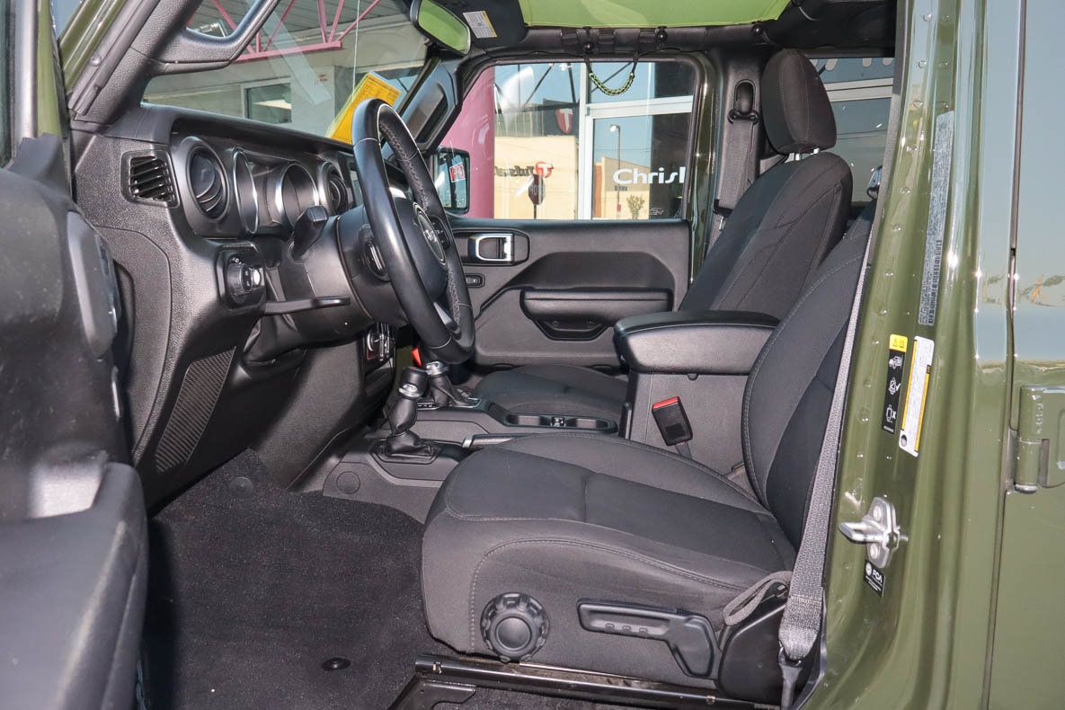 Used 2022 Jeep Gladiator Sport AWD/4WD image 8