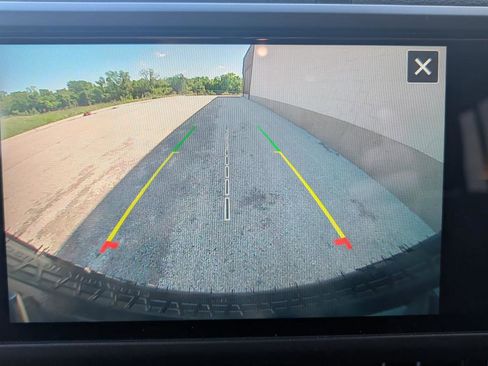 Used 2024 Jeep Wrangler Unlimited Sport AWD/4WD image 17
