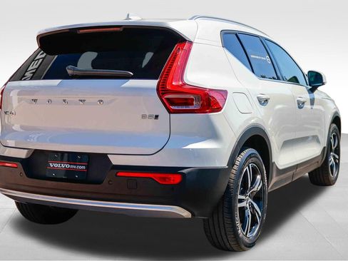 Used 2025 Volvo XC40 B5 Core AWD/4WD image 8