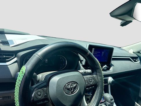 Used 2024 Toyota RAV4 XLE AWD/4WD image 9