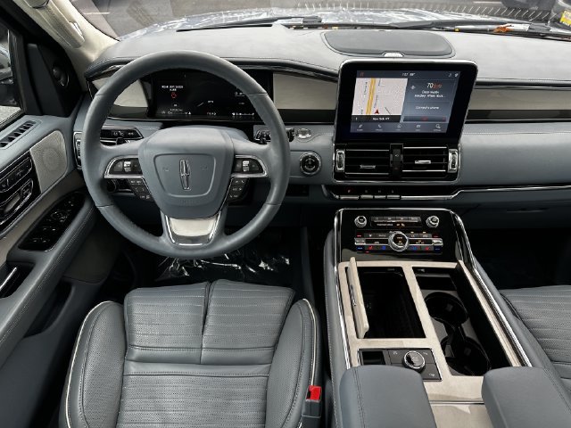 Certified 2020 Lincoln Navigator Black Label w/ Cargo Convenience Package AWD/4WD image 13