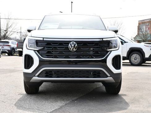 New 2026 Volkswagen Atlas Cross Sport SE AWD/4WD image 2