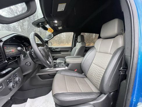 Used 2023 Chevrolet Silverado 1500 ZR2 w/ Technology Package image 29