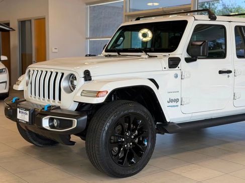Used 2022 Jeep Wrangler Unlimited Sahara w/ Cold Weather Group AWD/4WD image 3