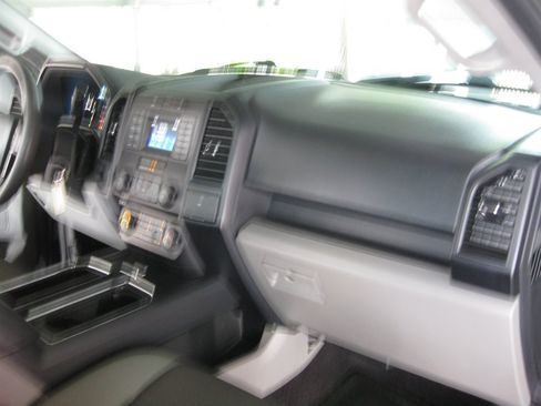 Used 2016 Ford F150 XL w/ Equipment Group 101A Mid RWD image 31