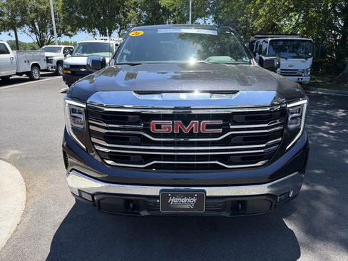 Used 2026 GMC Sierra 1500 SLT AWD/4WD image 3